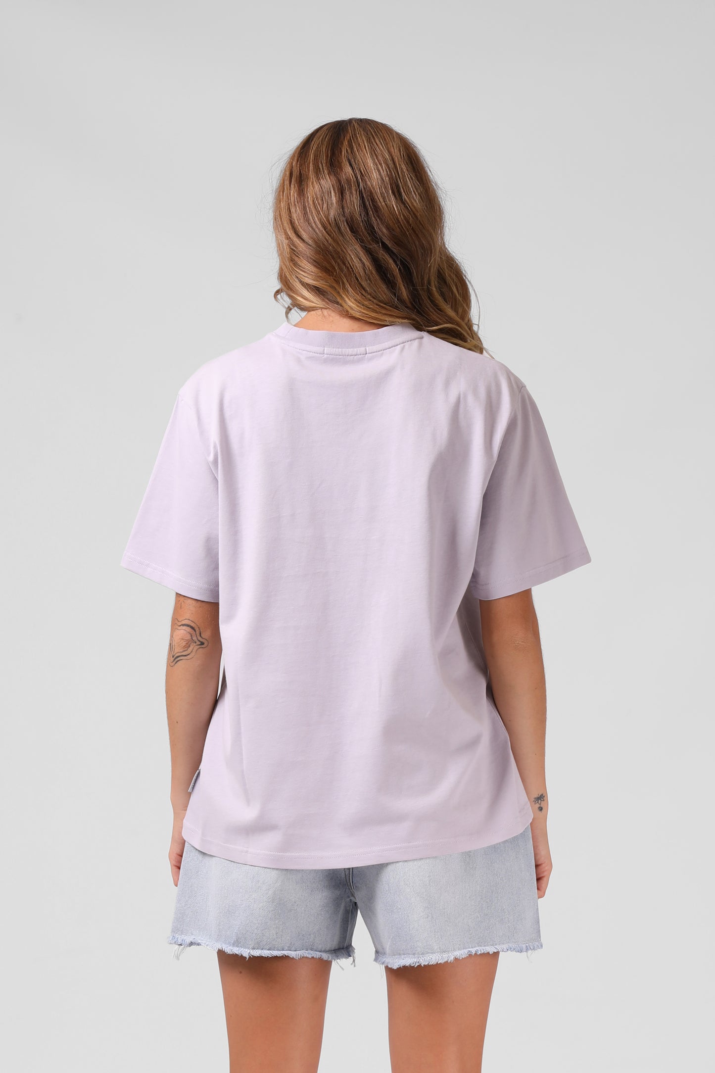 94 Crest Tee Lilac